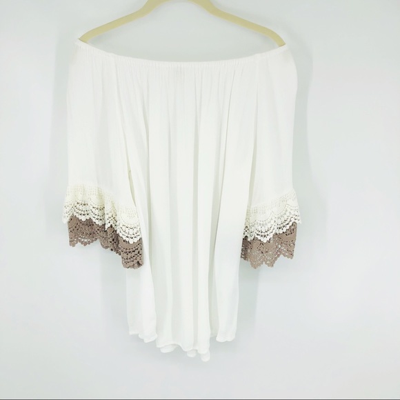 Umgee Off The Shoulder Crochet Bell Sleeve Top SM - Picture 2 of 6